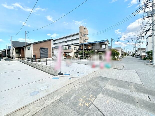 見通しの良さとともに、街並みに開放感を与えてくれます。 