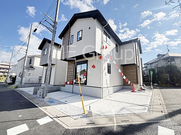 陽光と開放感に恵まれた角地を活かした住まい！