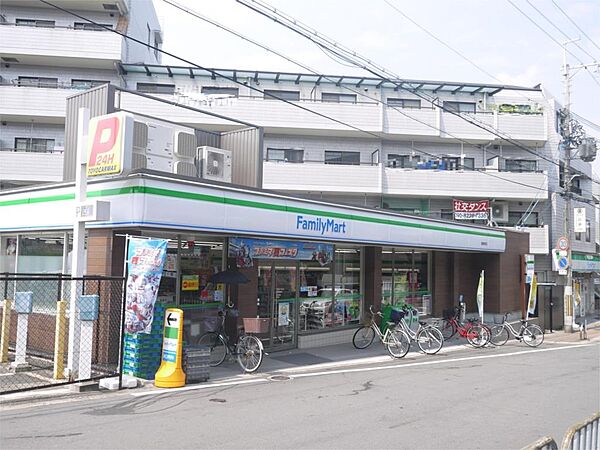 画像3:ファミリーマート 萱島駅前店（323m）