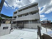 四条畷駅より徒歩12分 築1年8ヶ月 3階建の賃貸物件