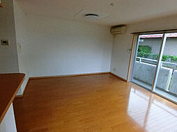 プラネット春日 110 1階1LDKのリビング/ダイニング