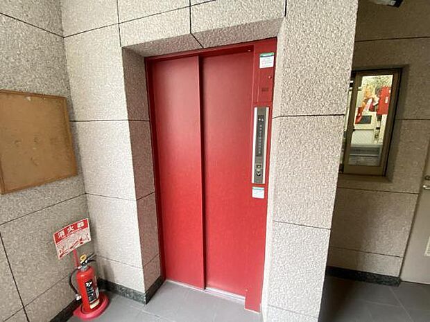 ≪エレベーター≫ エレベーターも完備されたマンションです。定期検査もされておりますので、安心です。 