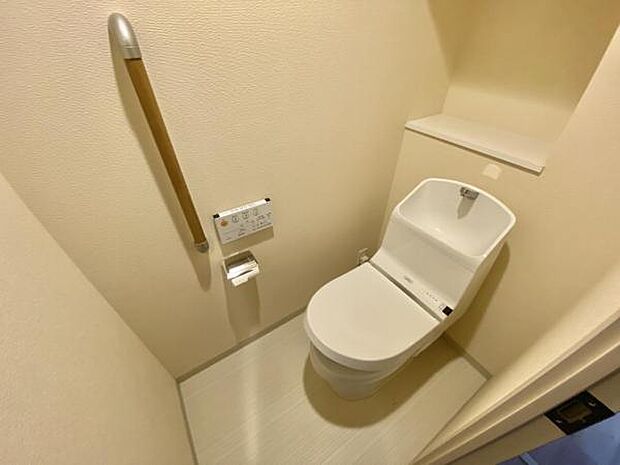≪トイレ≫ 清潔感のあるトイレで、嬉しいウォシュレット機能付きです。