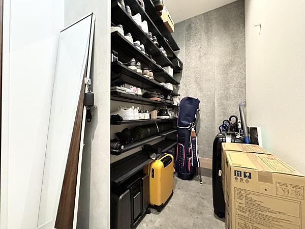 ～SIC～ 大容量の収納が可能なSICです。荷物の多い方やベビーカーを置く方におすすめです。