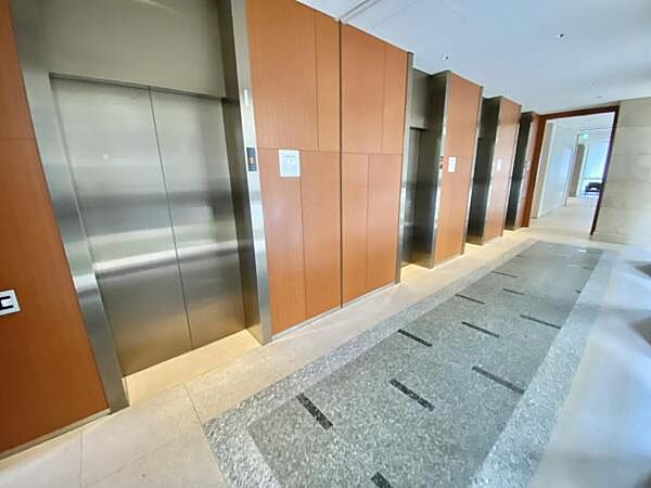 ≪エレベーターホール≫数基、エレベーターがありますので、ストレスフリーです。