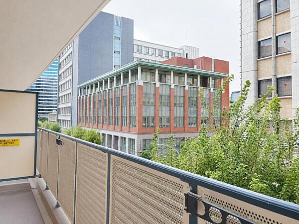 ≪眺望≫ 周辺は高級マンションが建ち並ぶエリアです。