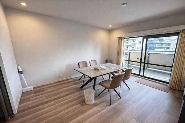 家具の配置がしやすいLDKです。