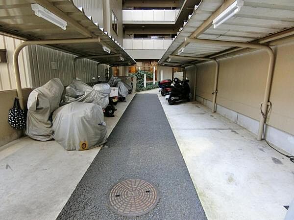 バイク置き場です。