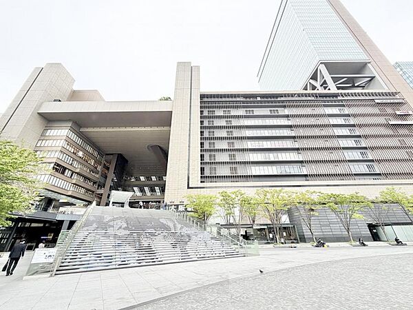 現地より徒歩約7分のJR大阪駅
