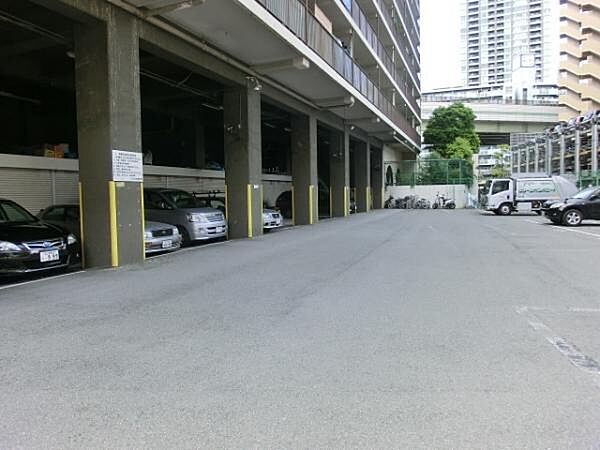 ～駐車場～ 駐車場です。空き状況はその都度変わりますので要確認。
