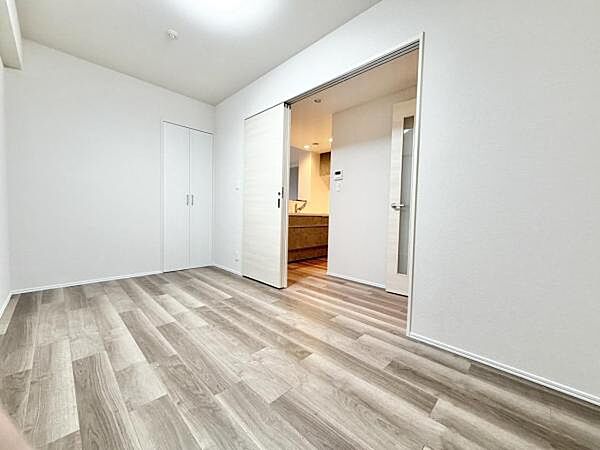 独立した5.2帖の洋室です。 主寝室にぴったりです。