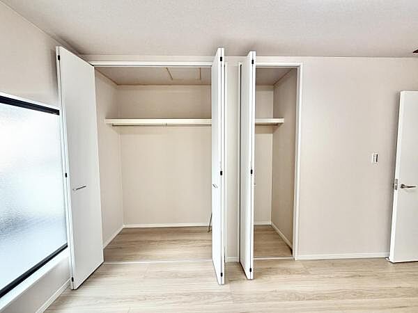 各居室に収納がございますので生活スペースをしっかりと確保できます。