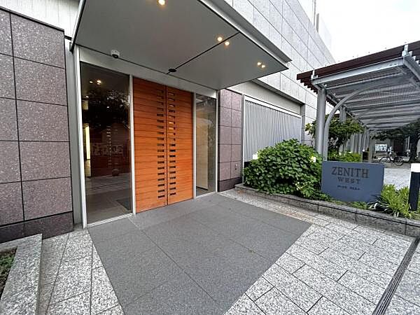 ≪エントランス≫ キレイに管理されたマンションです。