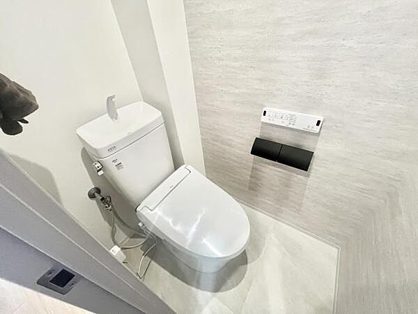トイレには快適な温水洗浄便座付き