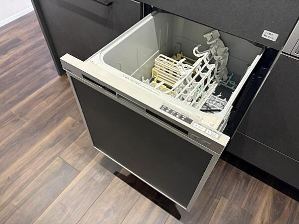 主婦の方に嬉しい食洗機付きキッチンになります。