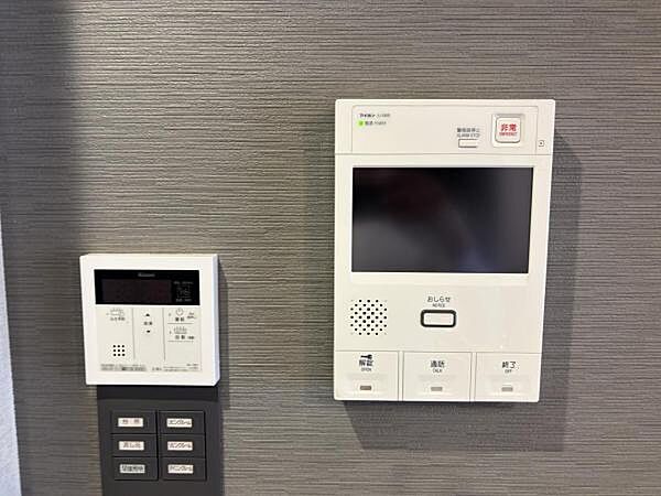 リモコン関係はまとめられて、使い勝手が良いです。