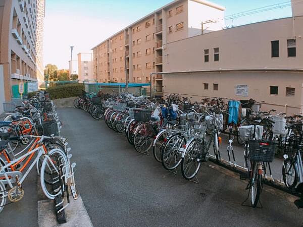 ～駐輪場～ 綺麗に整列された駐輪場です。