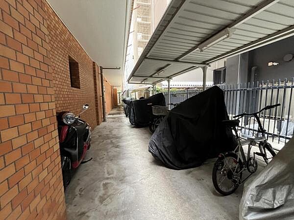 ～駐輪場～ バイク置き場です。