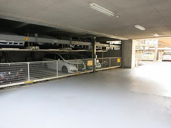 機械式駐車場は車へのいたずらや盗難被害に遭いづらいというメリットがあります