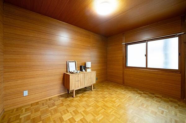 6.0帖の洋室です。 全居室窓付きで開放感のある物件です