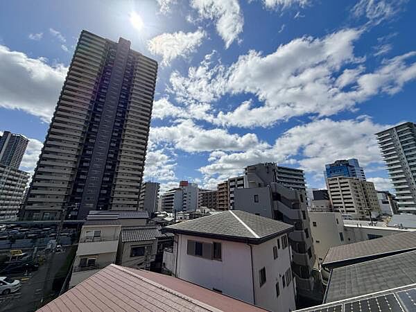 ～眺望～ 近隣には高い建物もないので開放的です。