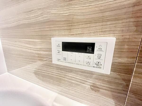 スイッチひとつでお湯張り可能なオート式を採用！キッチンからも操作が可能です