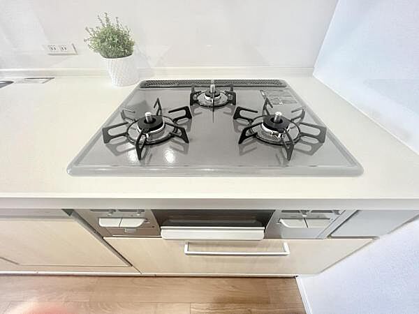 グリル付き3口コンロでお料理のレパートリーが広がりそうです