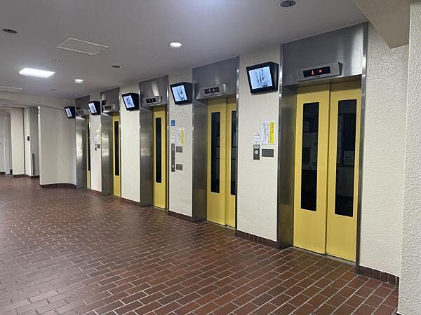 ≪エレベーター≫ 5基のエレベーターがございますので、待ち時間も短縮になります。
