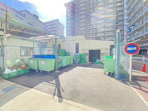 ≪ゴミ置き場≫ 24時間ゴミを捨てることができるので便利です。