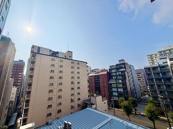 開放感のある眺望が魅力です。 前面の圧迫感が少なく気持ちの良い景色。