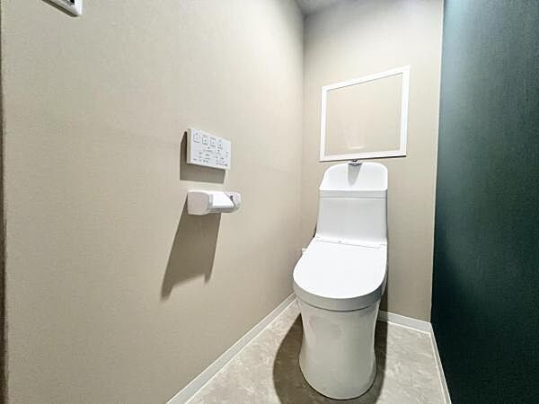 温水機能付きのトイレです。