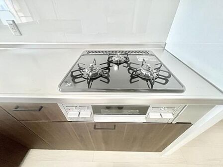 グリル付き3口コンロでお料理のレパートリーが広がりそうです