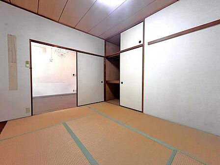 ≪和室≫ 約6.0帖の和室は南側バルコニーに面しており、大変明るいです。