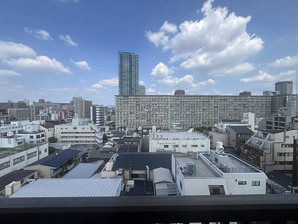 周辺には高い建物がなく、眺望良好