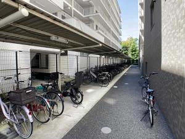～駐輪場～ 綺麗に整列された駐輪場です。