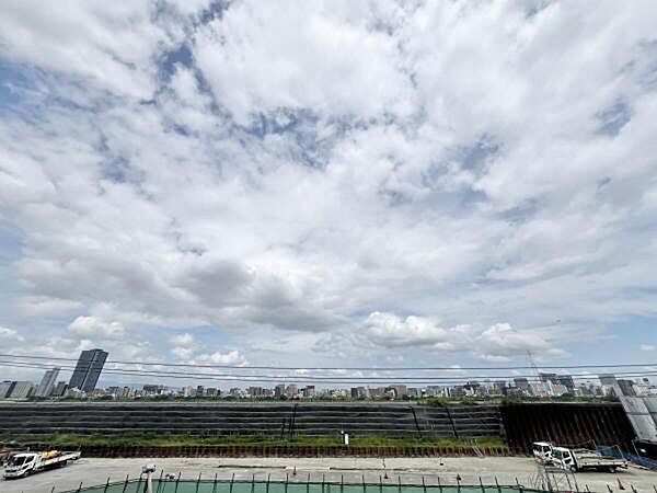 ～眺望～ 淀川沿いの建物がなにもな眺望です。花火をお楽しみいただけます