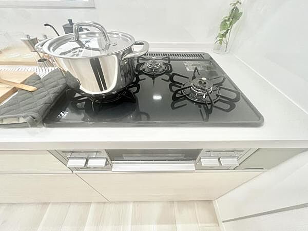 グリル付き3口コンロでお料理のレパートリーが広がりそうです