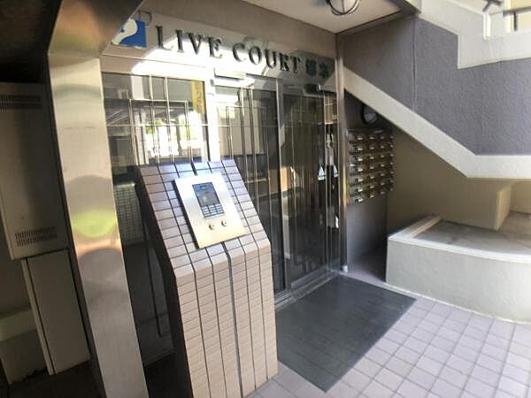 エントランスオートロック機能を完備。夜間・外出時も安心のセキュリティです
