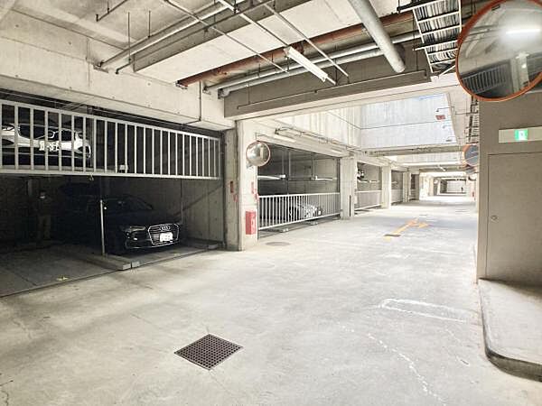 ≪駐車場≫ 空き状況要確認です。