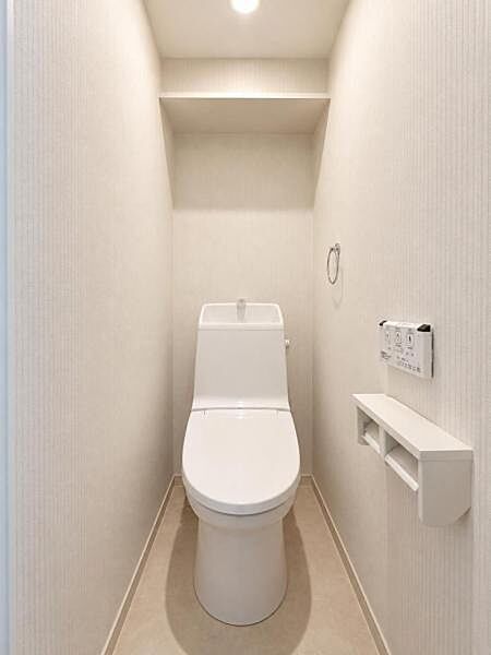 ＼トイレ／ 本画像は入居者様の家具をCGで消した画像であり、現況と異なる可能性がございます。