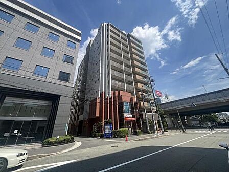 東三国駅まで徒歩2分の立地