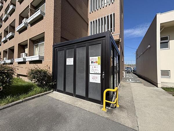 【ゴミ捨て場】 綺麗な状態のゴミ捨て場になります。