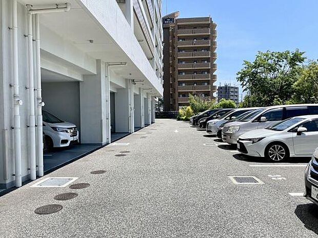 ◆平面駐車場(月額13000円〜21、000円)