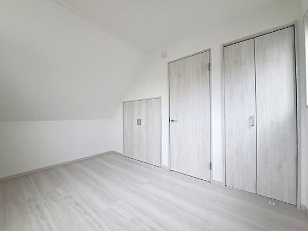 ◆3階洋室◆ 収納力あるお部屋です♪ 実際の室内空間・状況・日当たり等ご見学頂けます♪