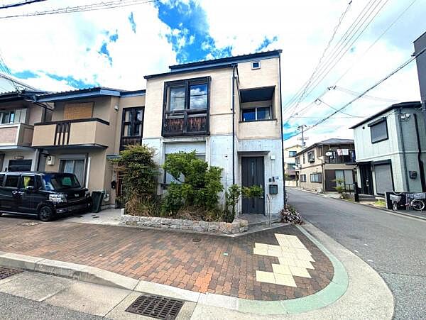 近隣に生活施設が整っています。