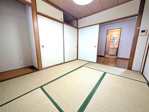 リビングと続き間になっています。