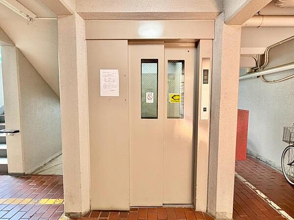エレベーター1基