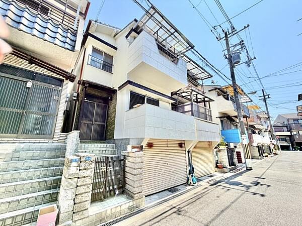「忙しくても家探しがスムーズに！」 当社では、専用のオンラインサイトで物件をご提案。 即日案内も対応可能です。 ご家族でご自宅にいながら簡単に比較できるとご好評いただいています。