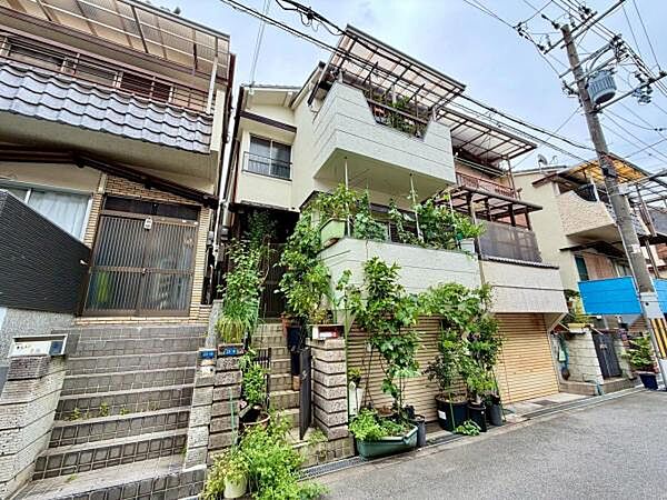 「忙しくても家探しがスムーズに！」 当社では、専用のオンラインサイトで物件をご提案。 即日案内も対応可能です。 ご家族でご自宅にいながら簡単に比較できるとご好評いただいています。