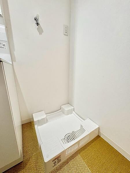 洗濯動線が◎なランドリースペース。  干す・しまうがスムーズで、家事の時短にもつながります。  【即日案内可】お問い合わせは朝日住宅まで